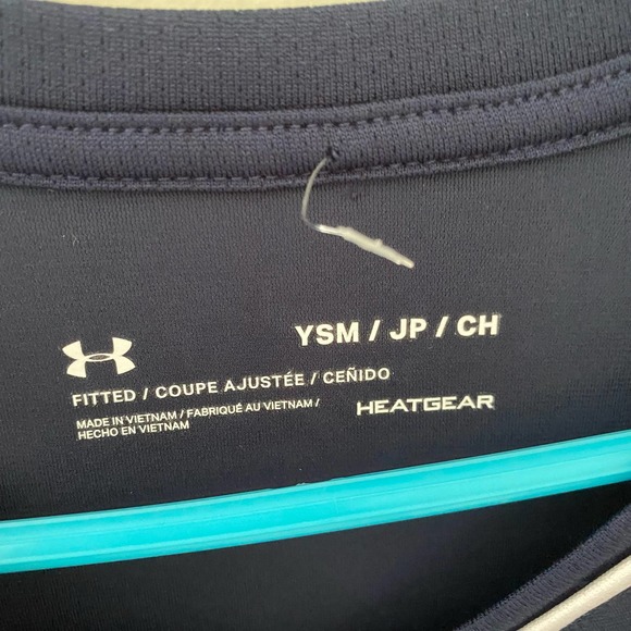 New Under Armour UA Girls Blue Heatgear Fitted Long Sleeve Shirt YSM - Picture 5 of 5